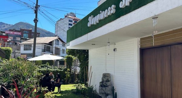 photo_4956768885722426584_y